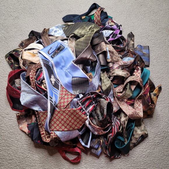 50pc Mens Neckties LOT Wholesale Bulk Collectors Assorted DIY Crafts Cutter Mix - Picture 1 of 2